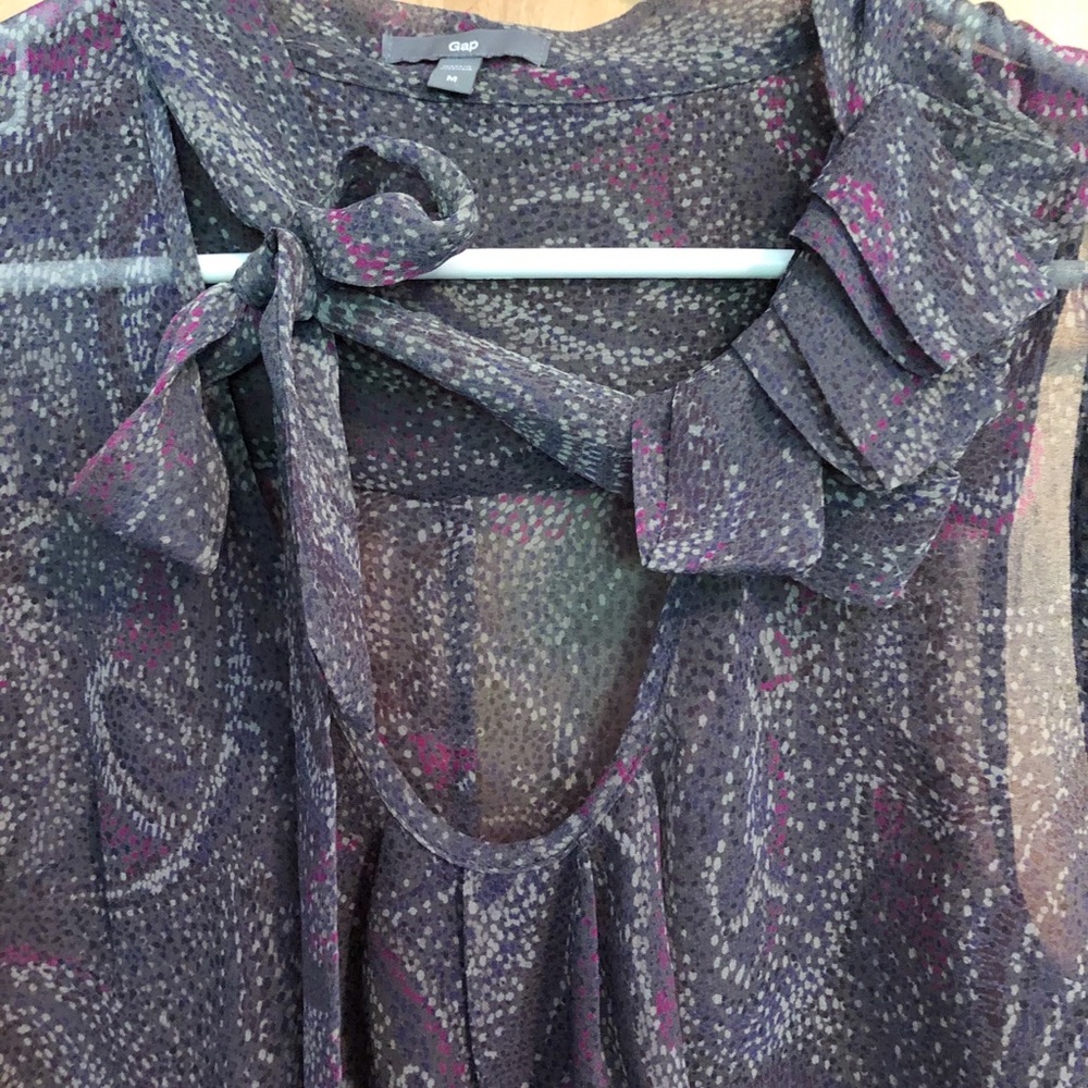 GAP Sheer Blouse - Picture 2 of 4